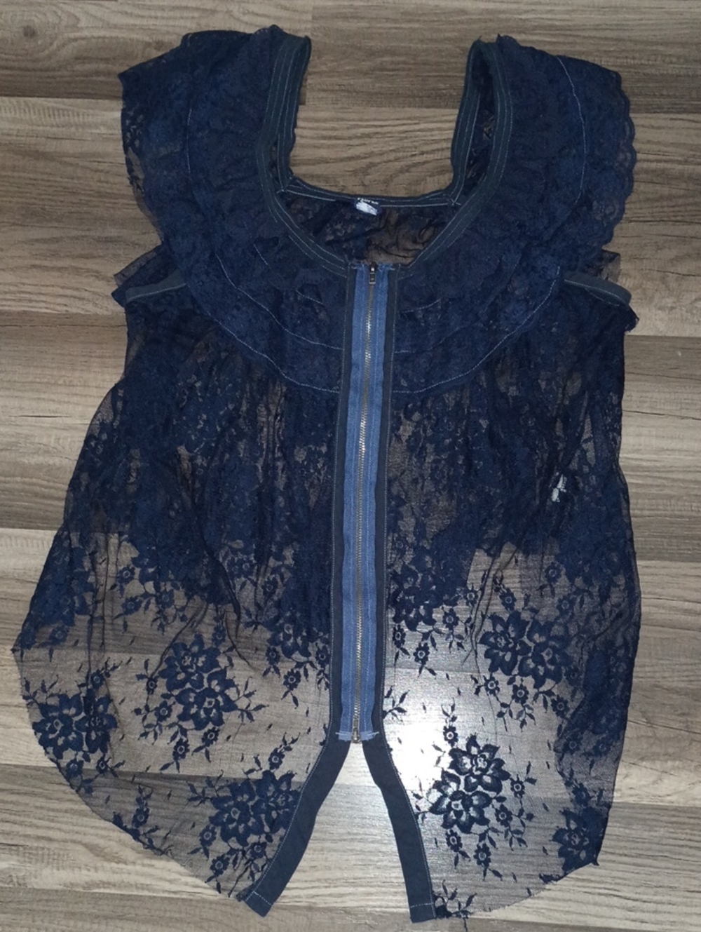 Free People Women's Lace Short Sleeve High Low Back Navy Blue Top. Size: Large